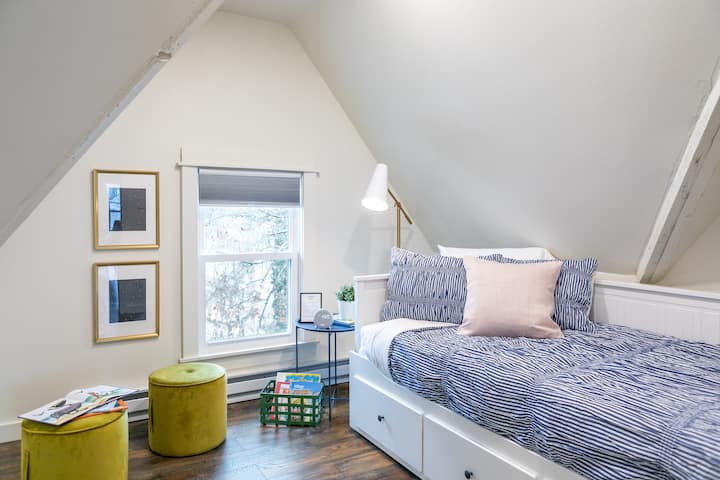 غرفة النوم رقم2- سرير تراندل مع مرتبة مزدوجة، اسحب تراندل لفراش مزدوج ثانٍ (الطابق الثالث) 