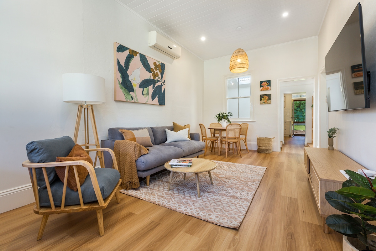 Successful Airbnb property: The Cottage- Central Bendigo. Walk everywhere! in Bendigo