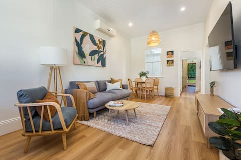 Successful Airbnb property: The Cottage- Central Bendigo. Walk everywhere! in City Of Greater Bendigo