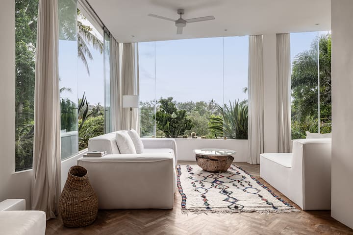 Minimalist Luxury - 3 Levels - Jungle Views - Ubud