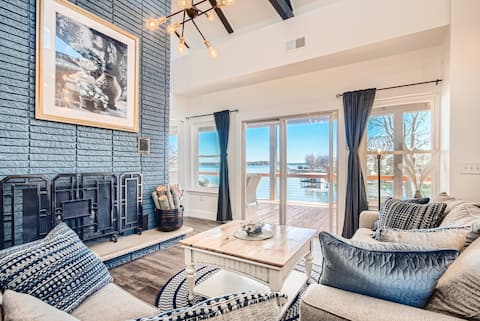 Top performing Airbnb: Midcentury Modern Lakehouse on Main Channel in Lake Norman Of Catawba