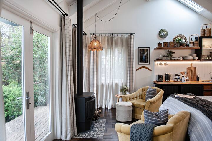 Airbnb blue sales mountains