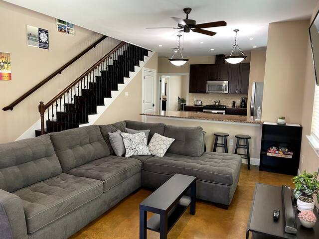 Downtown Austin – Fantastic location!