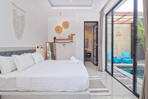 Cheerful 1 bedroom villa with pool - Peony