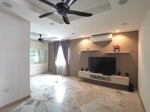 Cozy 3-bedroom residential home @ Banting