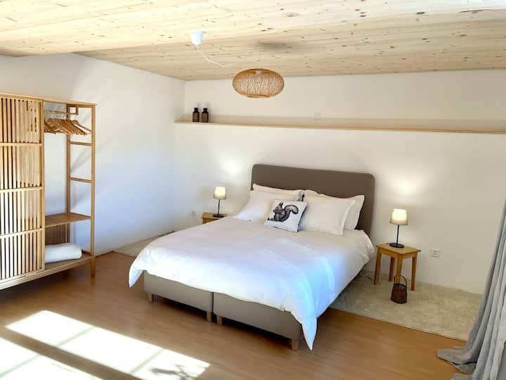 Მთავარი საძინებელი, სადაც დაგხვდებათ საწოლი