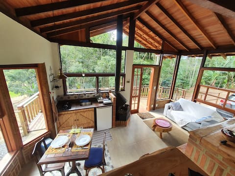 Top performing Airbnb: Lovely cottage with a fireplace in Nova Friburgo