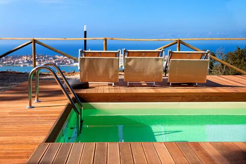 Luxury Liam Villa with Pool and Sea View