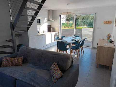 Recent house close to beautiful beaches