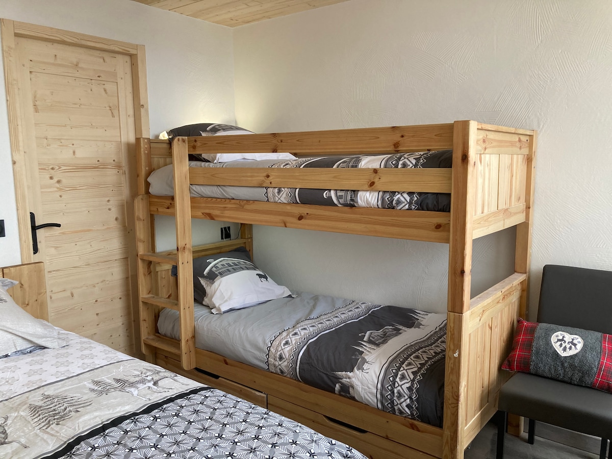 Top Airbnb: Beautiful apartment in ski-in residence. in La Plagne Tarentaise