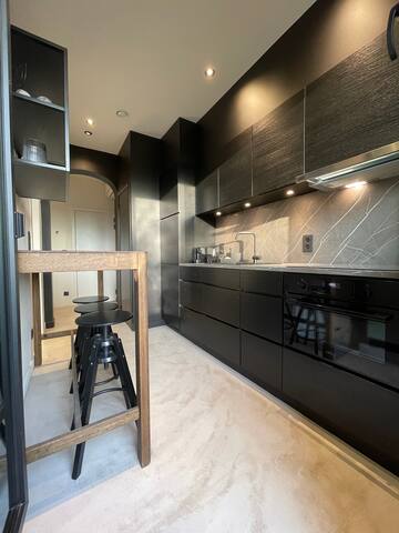 3 Bedroom Apartment in a Art-Nouveau House gallery image 5