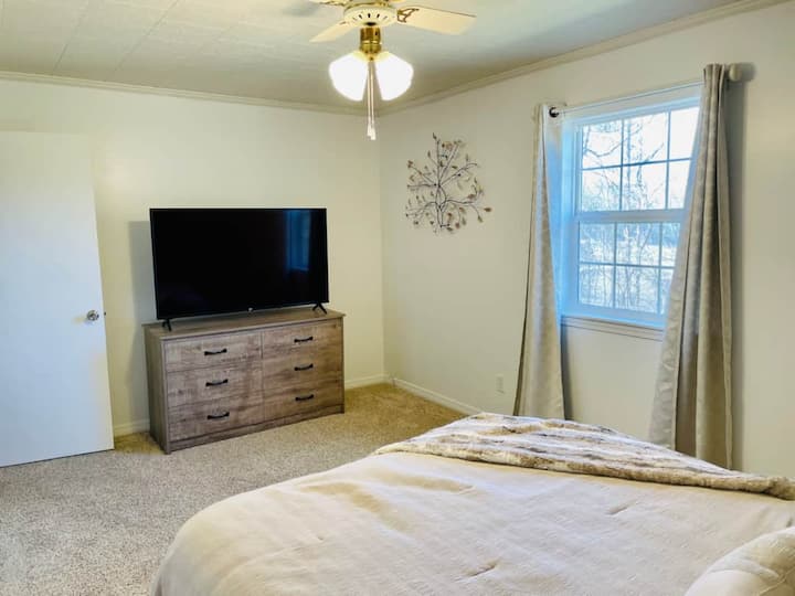 Chambre principale - TV connectée