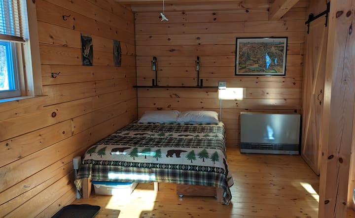 Rez-de-chaussée avec lit