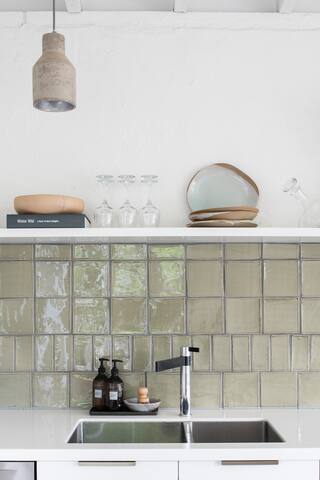 Henry’s on Balfour – Historic understated luxury gallery image 5