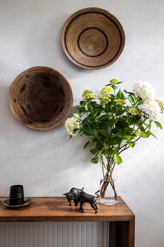 Henry’s on Balfour – Historic understated luxury gallery image 3