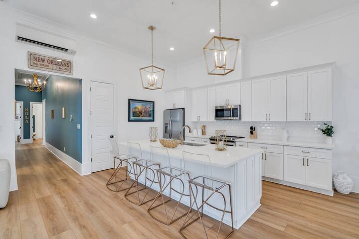 Beautiful Renovated Historic home in the Marigny!! gallery image 4