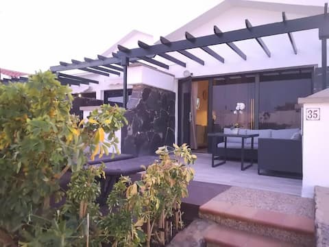 Maspalomas Lago. Beautiful bungalow with pool.