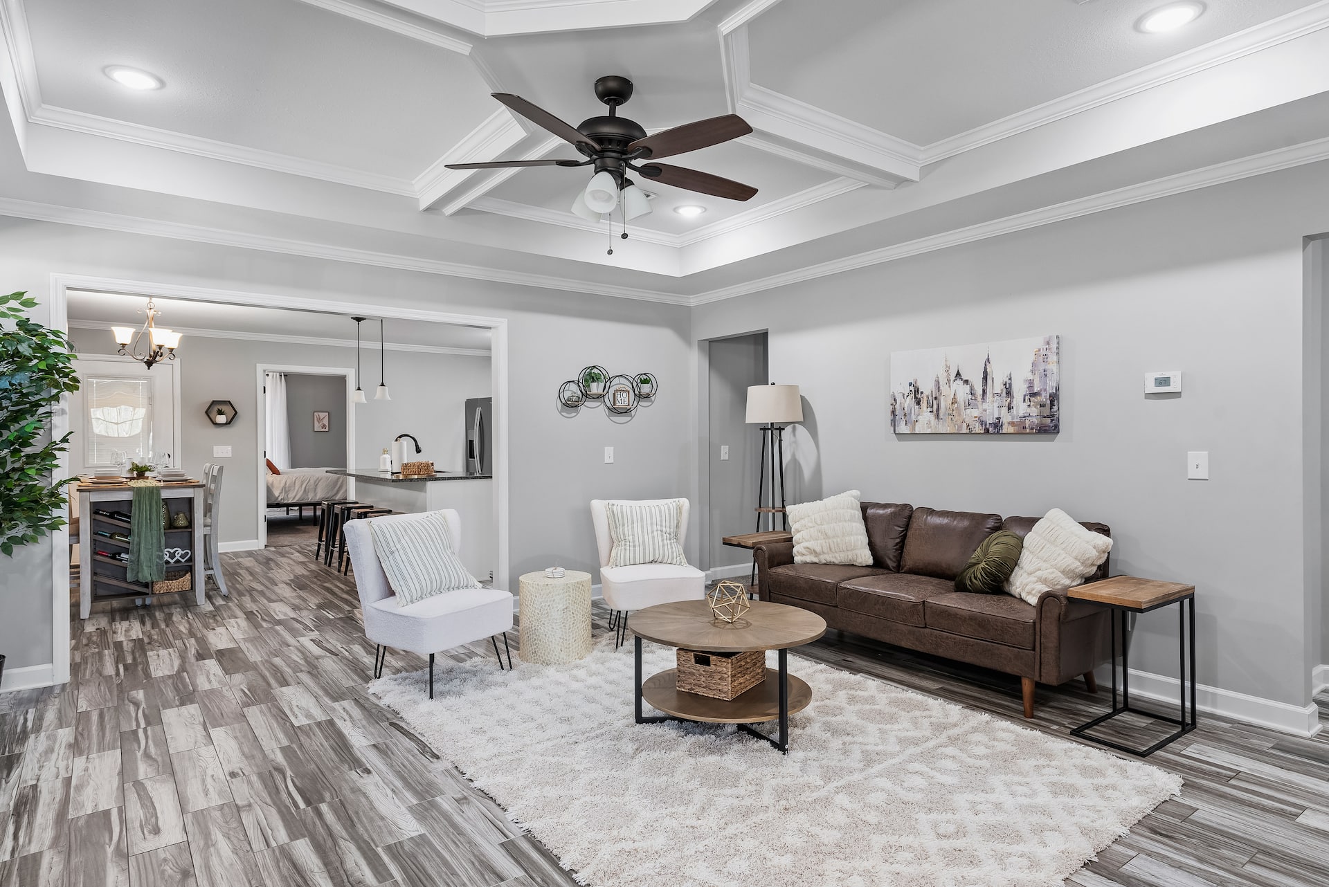 Beautiful and Spacious 3 BR/2BA with KING bed