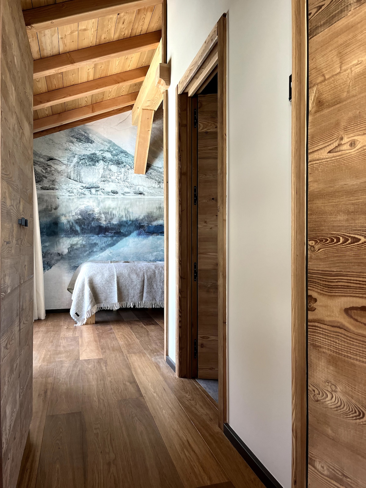 ทางเข้าห้องพักในหอพัก