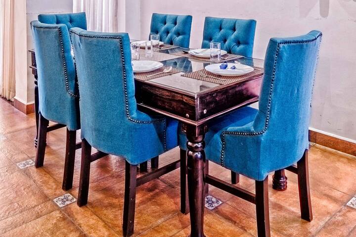 Dining area image 2