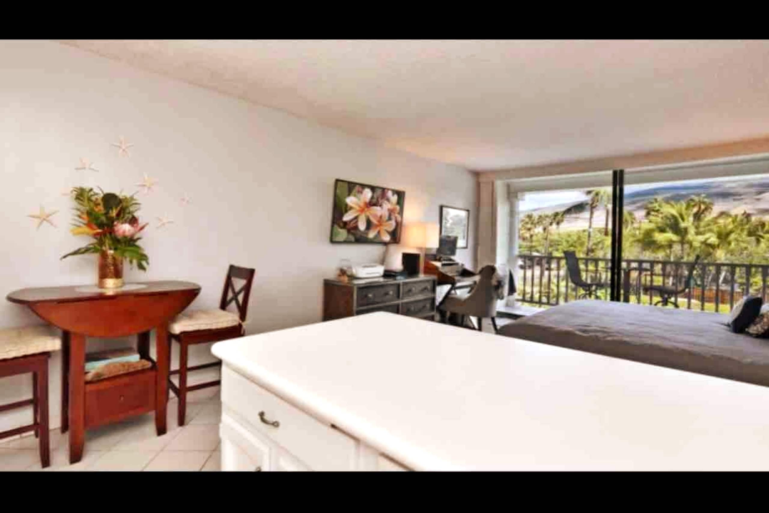 Condo in Lahaina · ★4.95 · Studio · 1 bed · 1 bath - Image 18