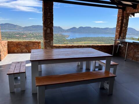 Magnificent views - relaxing holiday home