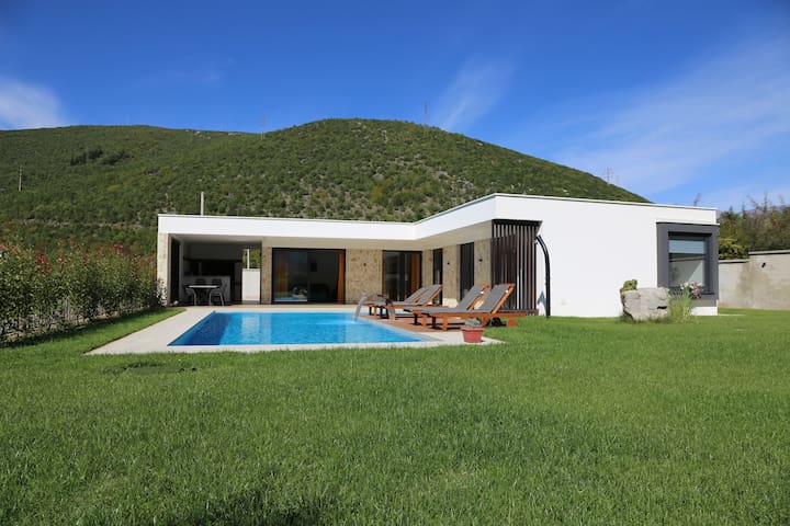 Hit Booker Travel Agency managed Airbnb listing 1