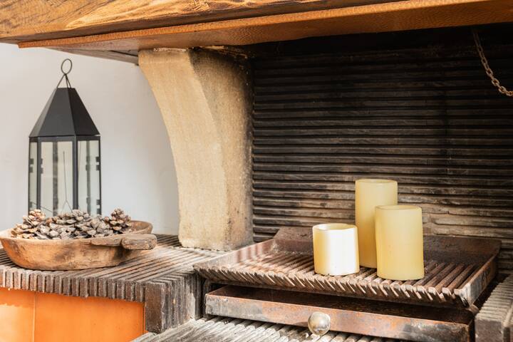 House in front of the sea with hydromassage pool gallery image 5