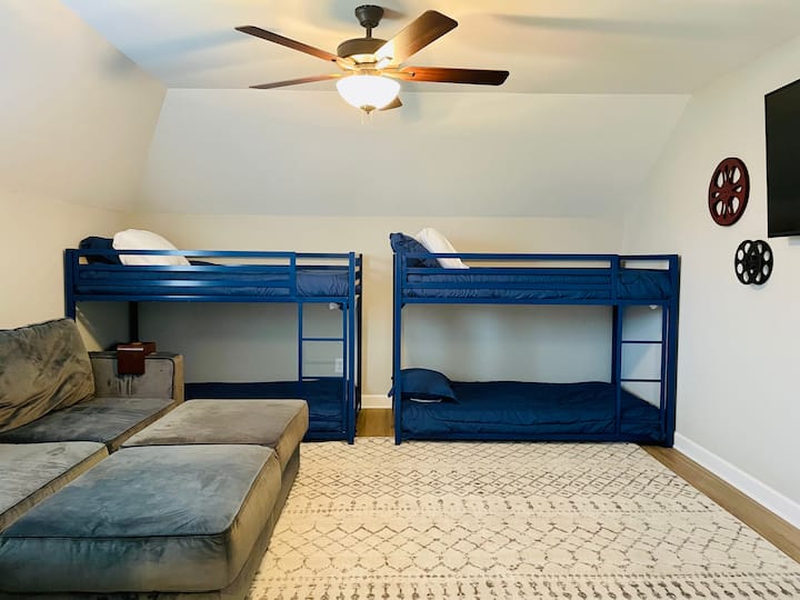 חדר בונוס (קומה 2) - 2 מיטות נפרדות; 4 מיטות