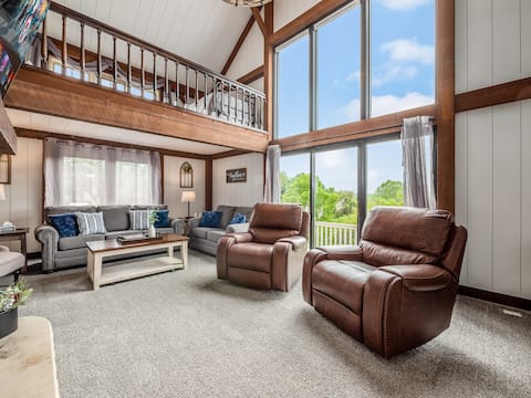 Spacious Home*Hot Tub*Minutes to AEP & Wilds