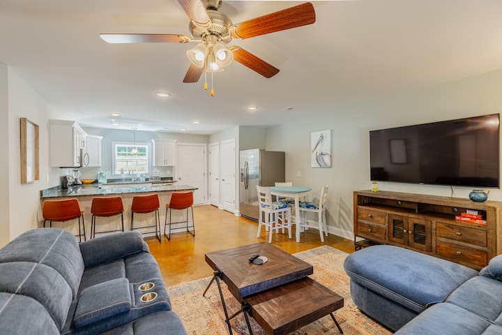 Sunnyside Cottages | Marshwalk Getaway - Murrells Inlet, SC