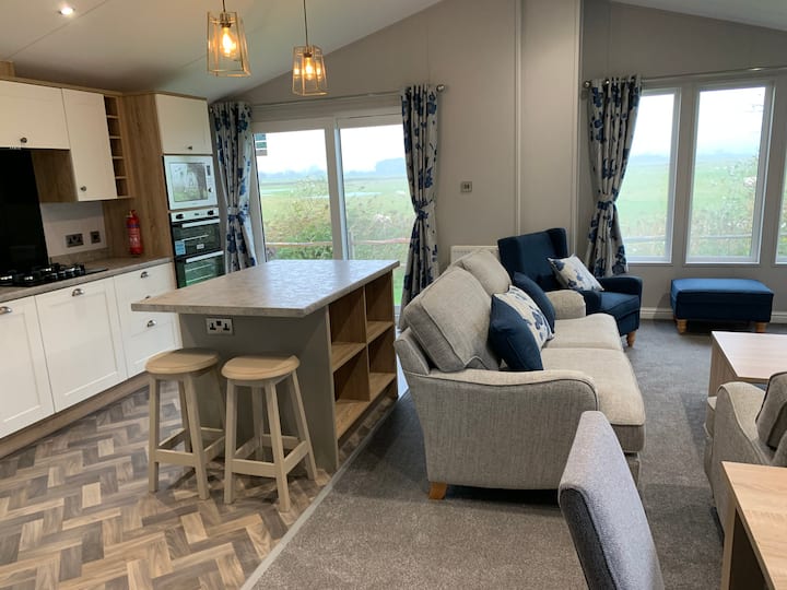 Beautiful 3 Bedroom Holiday Lodge - Hythe