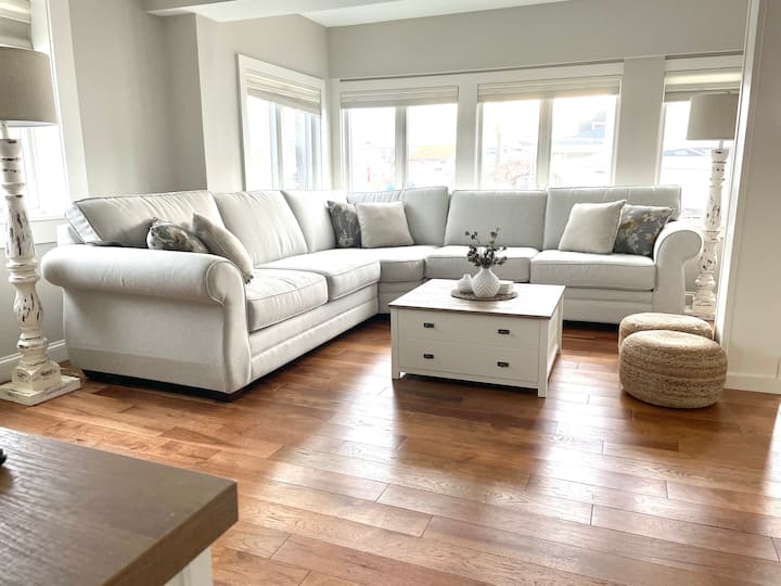 Plum Island Getaway | 100 Steps To Beach | Patios - Newbury