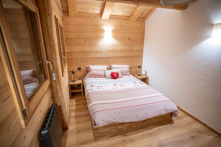 ห้องนอนที่ 1 เตียงคู่หรือเตียงเดี่ยว 2 หลัง