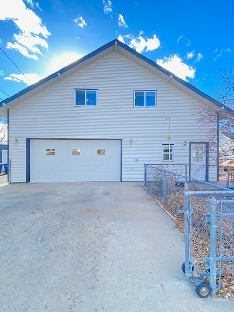 Unique, Spacious, Studio Apartment w/ Office