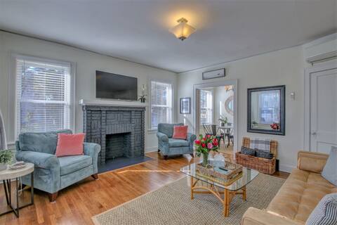 Quiet Walkable 1BR Great Location in Historic Area
