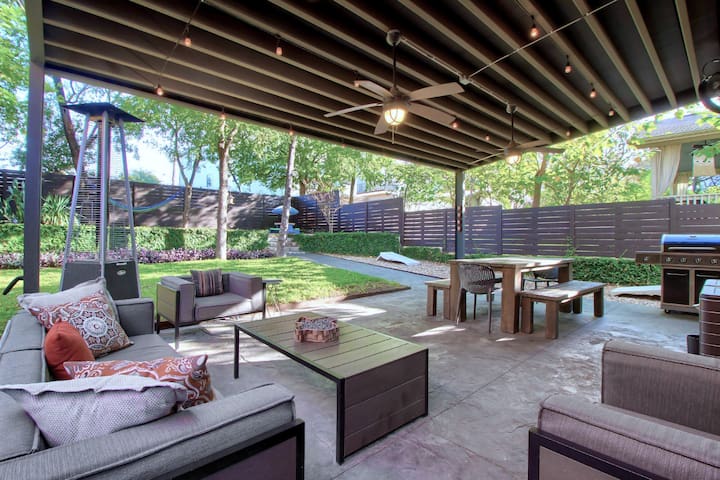 Modern East Downtown Oasis Near 6th