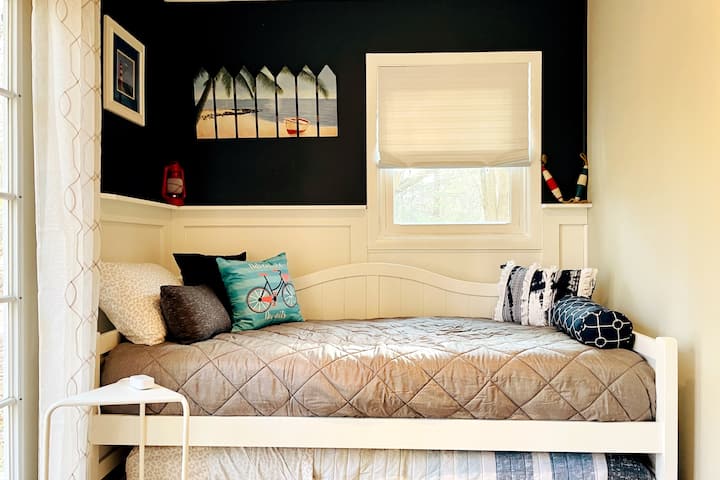 غرفة نوم 3 بسريرين توأمين 