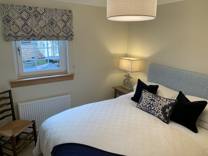 Двойна спалня с гледка към морето