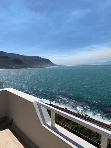 Cape Town, get “Hoeked” on the home with a view