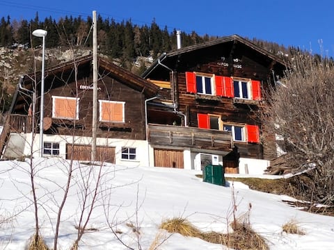 Top performing Airbnb: Modern apartment with stunning panoramic views in Naters