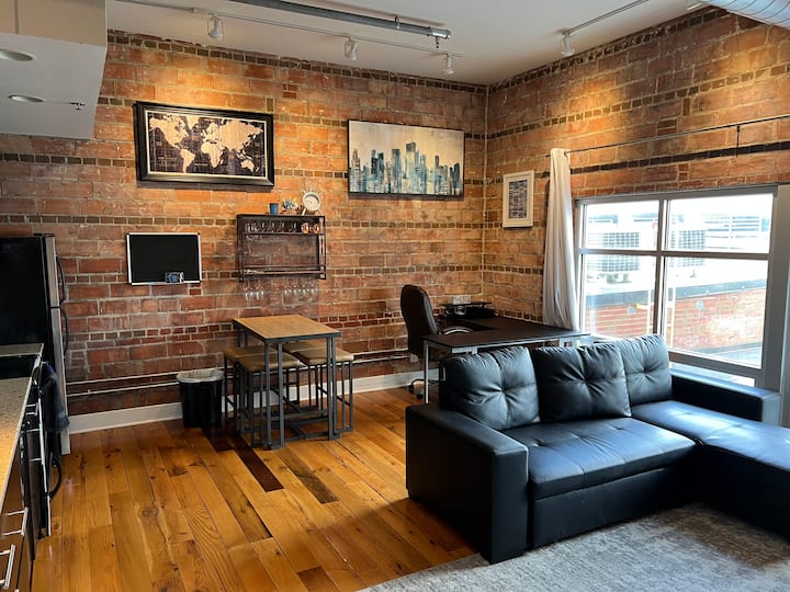 Penthouse Rooftop Loft (No Shared Walls!) - Ohio