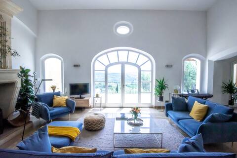 Villa with pool, air conditioning, panoramic view 10 people