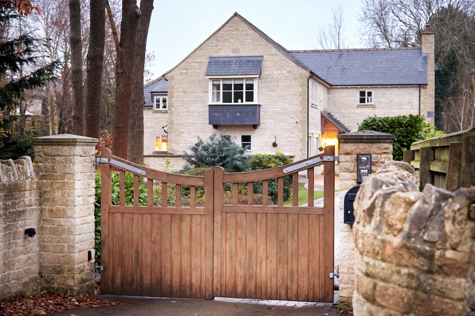 Bridge House Apartment. Luxury and cosy self contained apartment. — photo 1