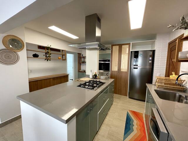 Lovely 3 ensuite BR Copacabana Beach Block gallery image 5