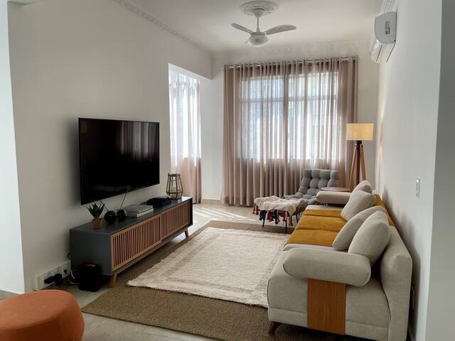 Lovely 3 ensuite BR Copacabana Beach Block gallery image 3