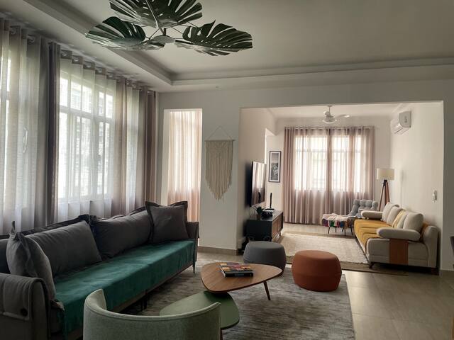 Lovely 3 ensuite BR Copacabana Beach Block gallery image 4