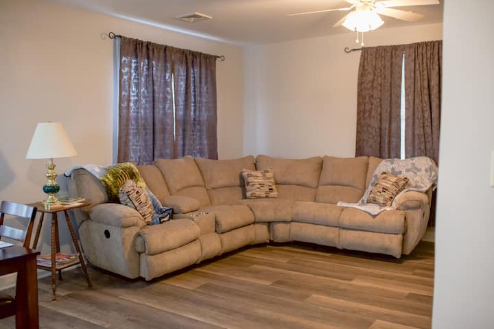Jane's Airbnb (Second Story Unit) - Strasburg, PA