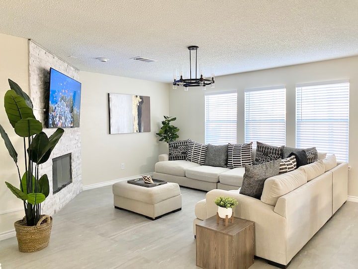 Ultimate Pool House near Cowboys Stadium Houses for Rent in Grand