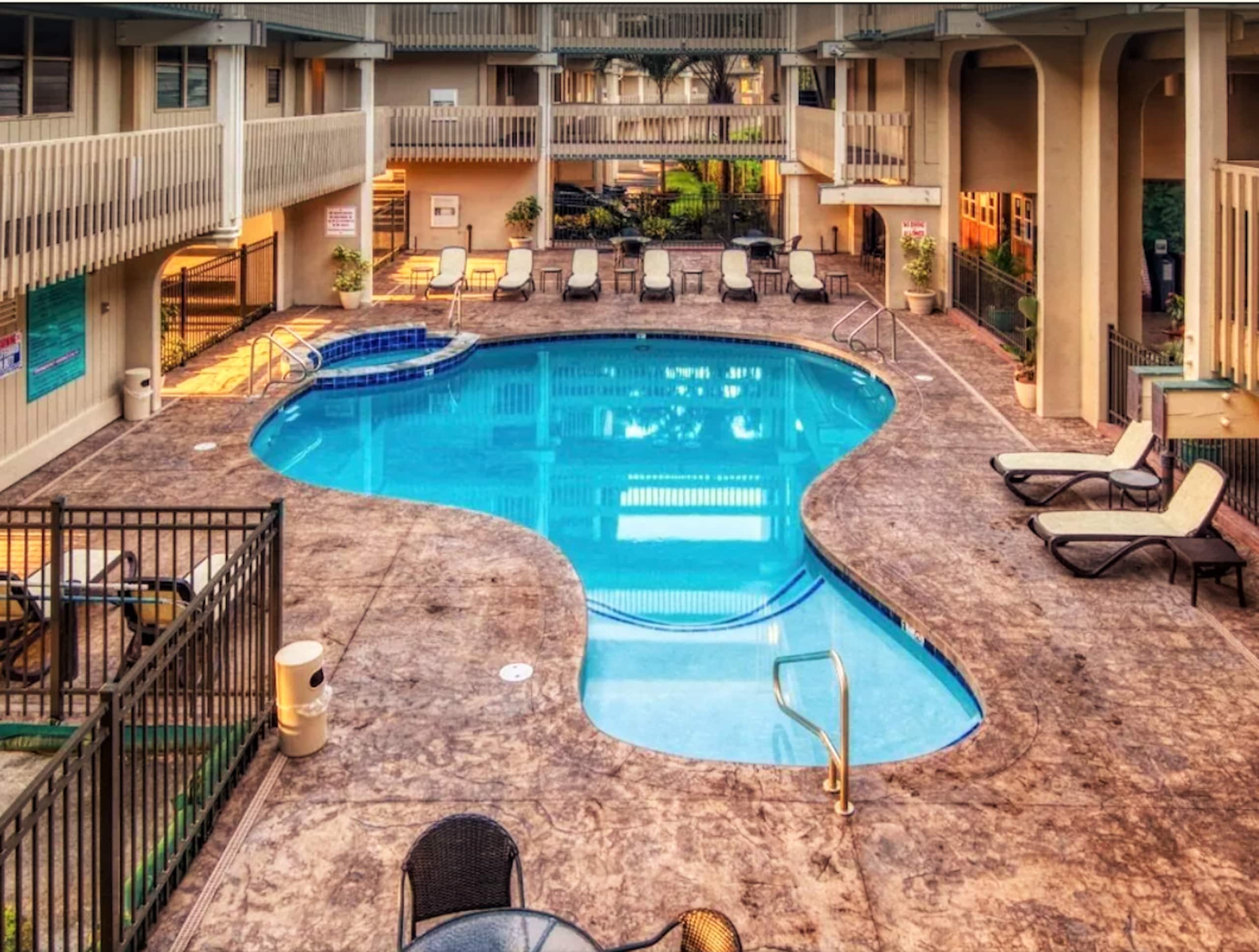 Condo in Kailua-Kona · ★4.91 · 1 bedroom · 1 bed · 1 bath - Image 17